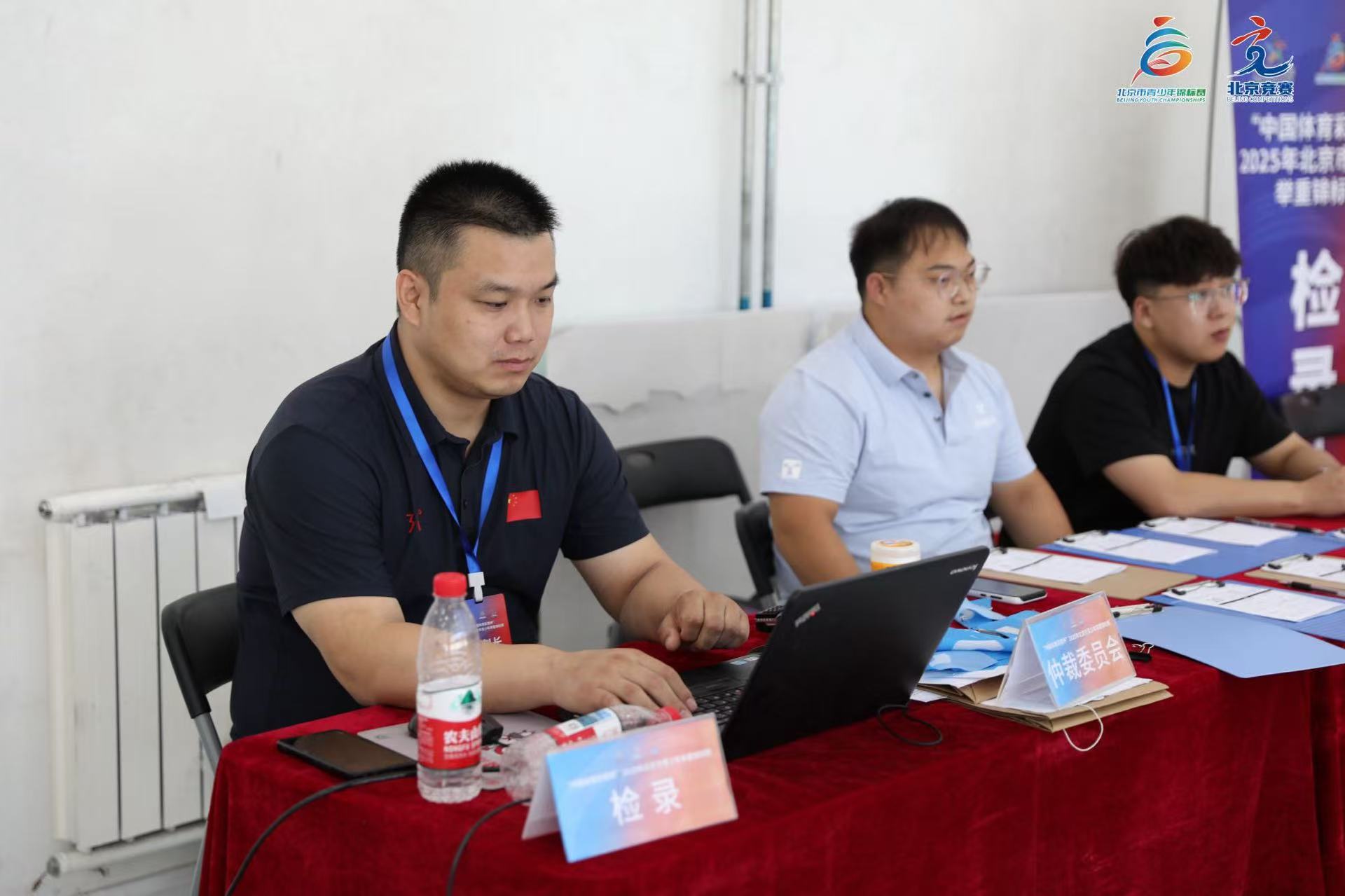 工作人员全, 选手们拼尽