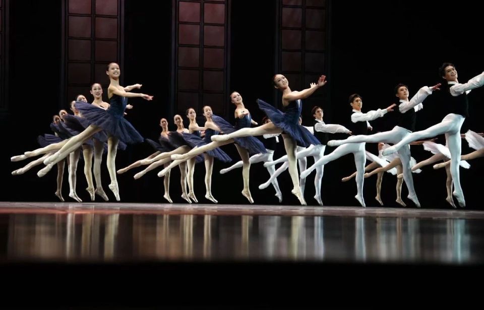 艺术享受, 各界观众共, https