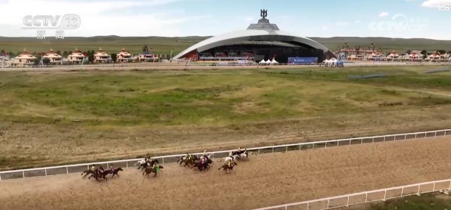 马术表演, 数万名游客