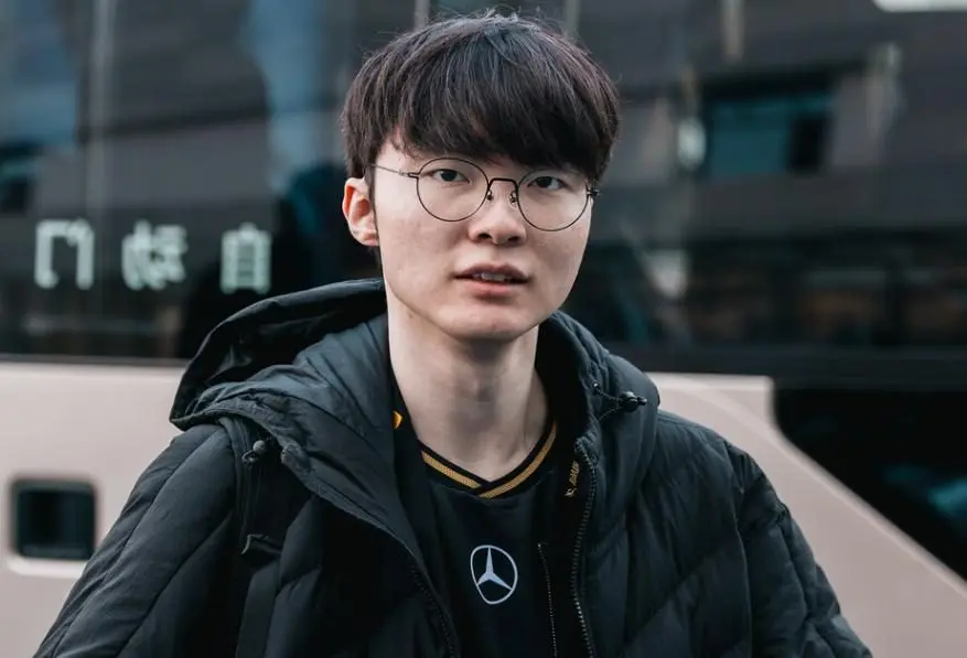 和KT组成, 对阵IG的